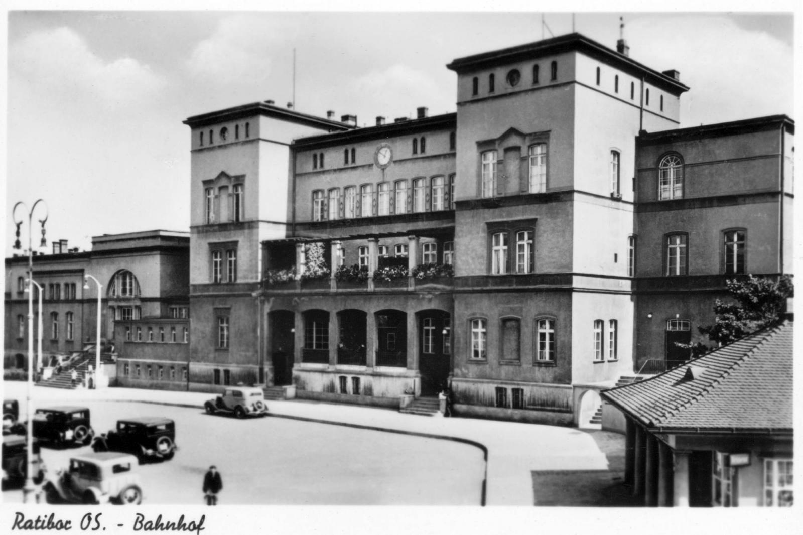 Zdjęcie w galerii na portalu naszraciborz.pl: Obywatel Niemiec podarował miastu pocztówki starego Raciborza [FOTO] wiadomości z regionu