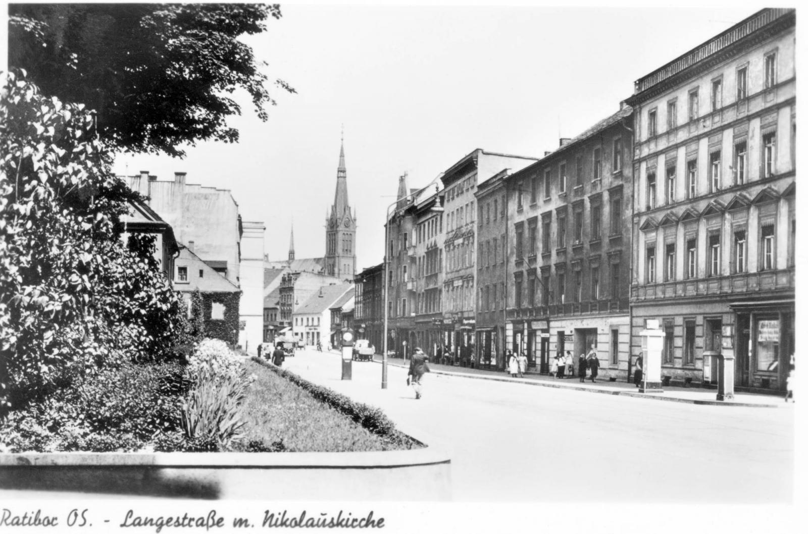 Zdjęcie w galerii na portalu naszraciborz.pl: Obywatel Niemiec podarował miastu pocztówki starego Raciborza [FOTO] wiadomości z regionu