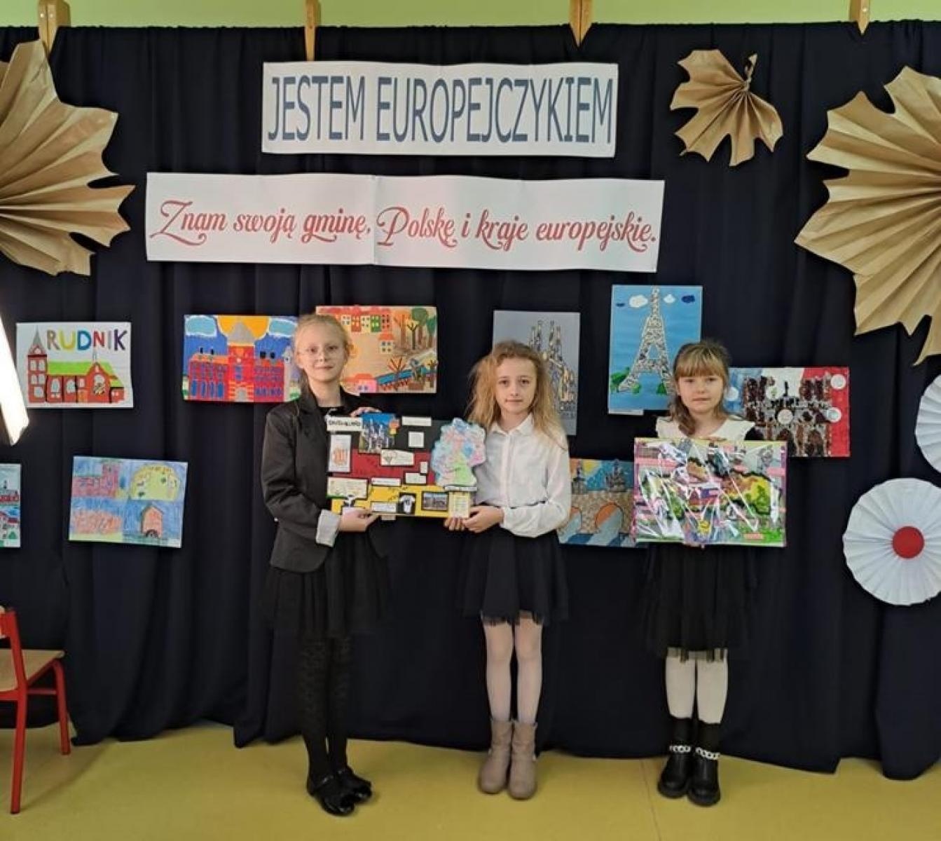 Zdjęcie w galerii na portalu naszraciborz.pl: Jestem Europejczykiem. Konkurs w Rudniku wiadomości z regionu