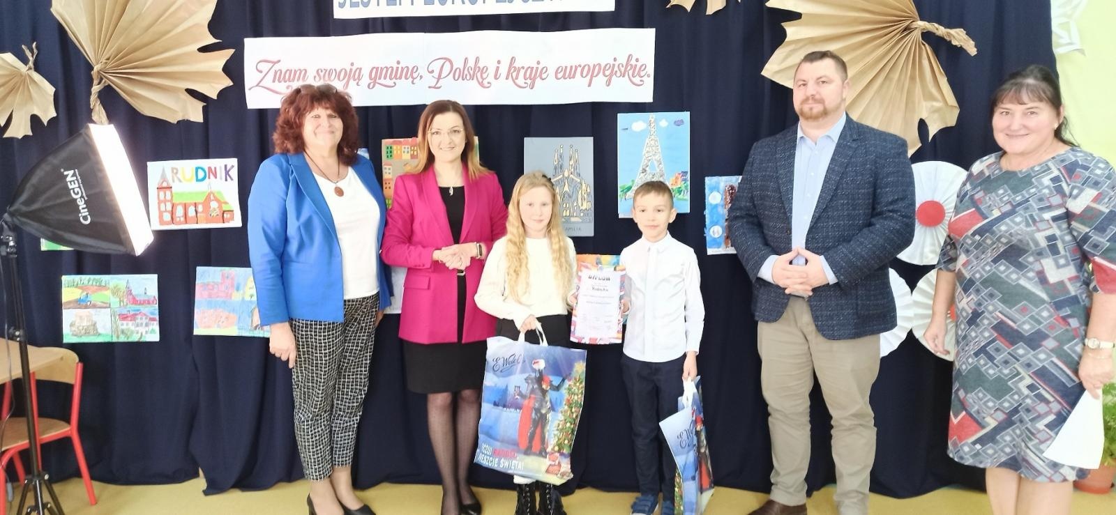 Zdjęcie w galerii na portalu naszraciborz.pl: Jestem Europejczykiem. Konkurs w Rudniku wiadomości z regionu
