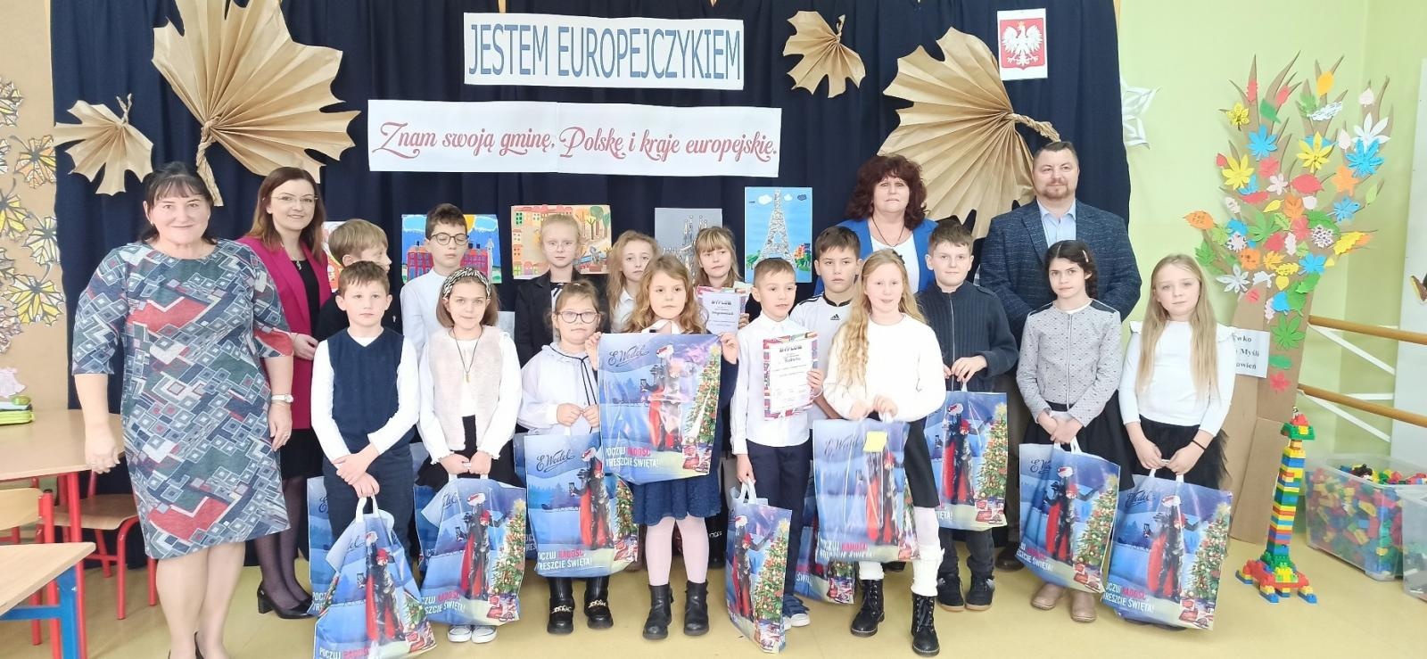 Zdjęcie w galerii na portalu naszraciborz.pl: Jestem Europejczykiem. Konkurs w Rudniku wiadomości z regionu