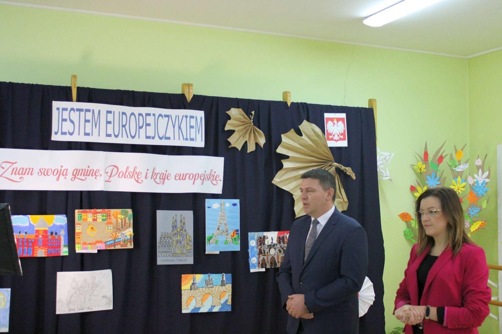 Zdjęcie w galerii na portalu naszraciborz.pl: Jestem Europejczykiem. Konkurs w Rudniku wiadomości z regionu