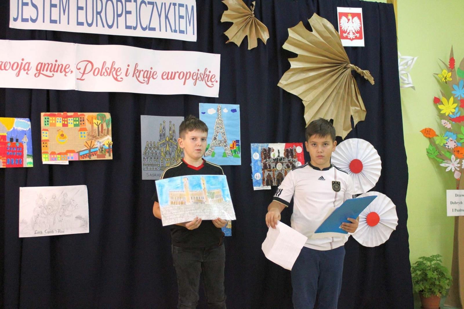 Zdjęcie w galerii na portalu naszraciborz.pl: Jestem Europejczykiem. Konkurs w Rudniku wiadomości z regionu