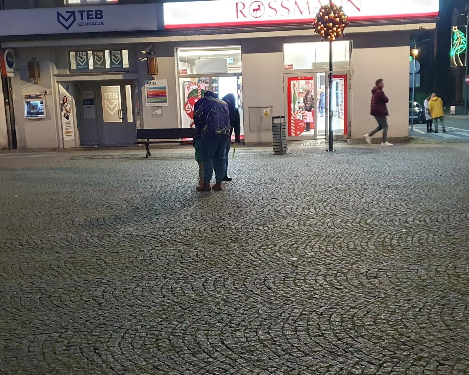 Zdjęcie w galerii na portalu naszraciborz.pl: Działacze Polski 2050 rozdawali odblaski wiadomości z regionu