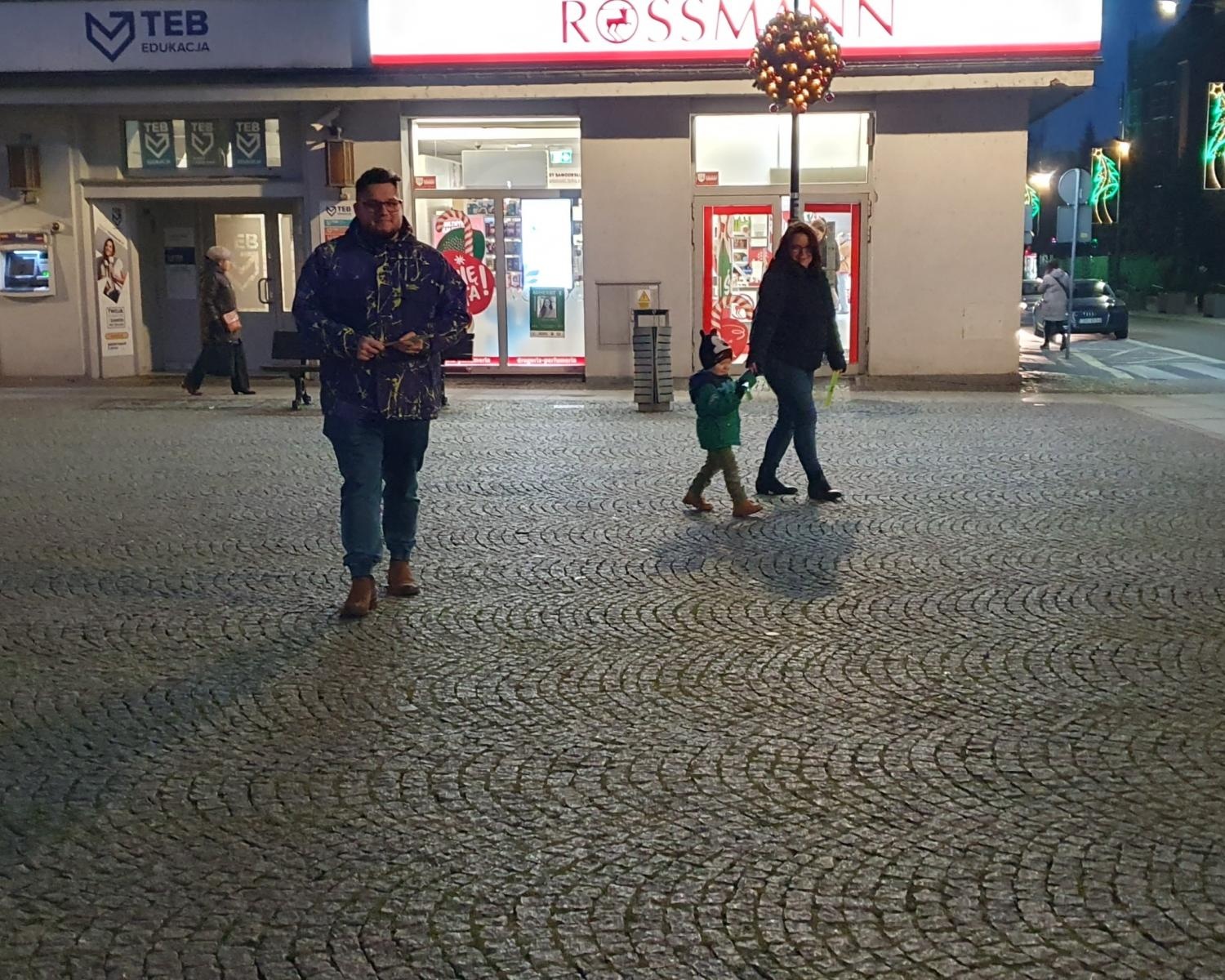 Zdjęcie w galerii na portalu naszraciborz.pl: Działacze Polski 2050 rozdawali odblaski wiadomości z regionu