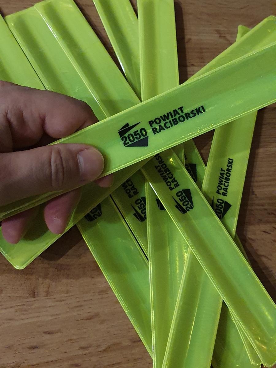 Zdjęcie w galerii na portalu naszraciborz.pl: Działacze Polski 2050 rozdawali odblaski wiadomości z regionu