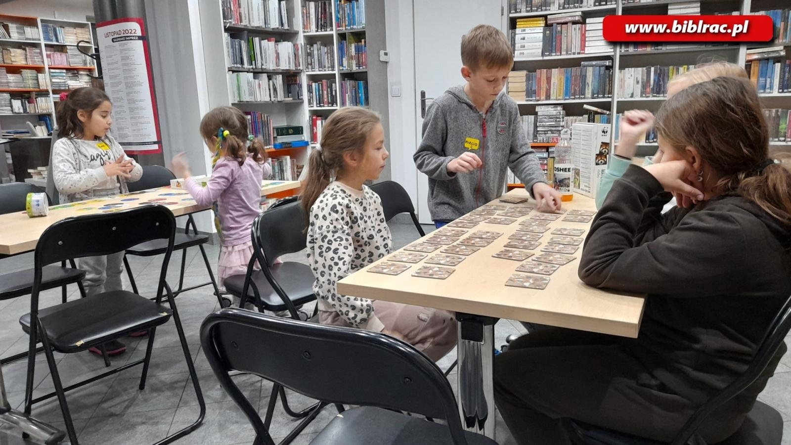 Zdjęcie w galerii na portalu naszraciborz.pl: Andrzejki na Ostrogu z planszówkami wiadomości z regionu