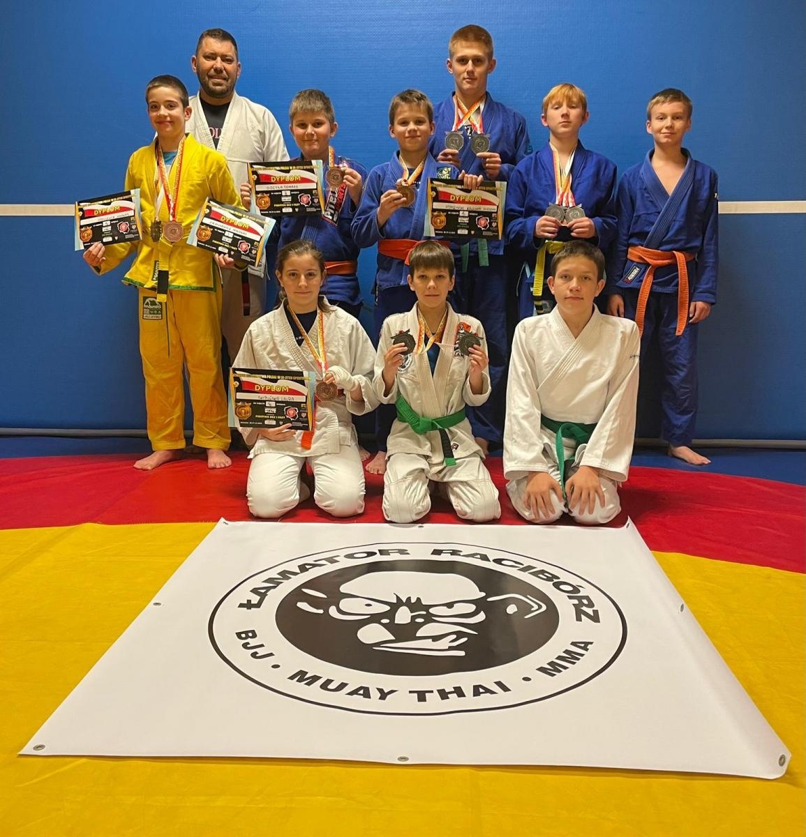 Zdjęcie w galerii na portalu naszraciborz.pl: Łamatorzy z medalami Mistrzostw Polski wiadomości z regionu