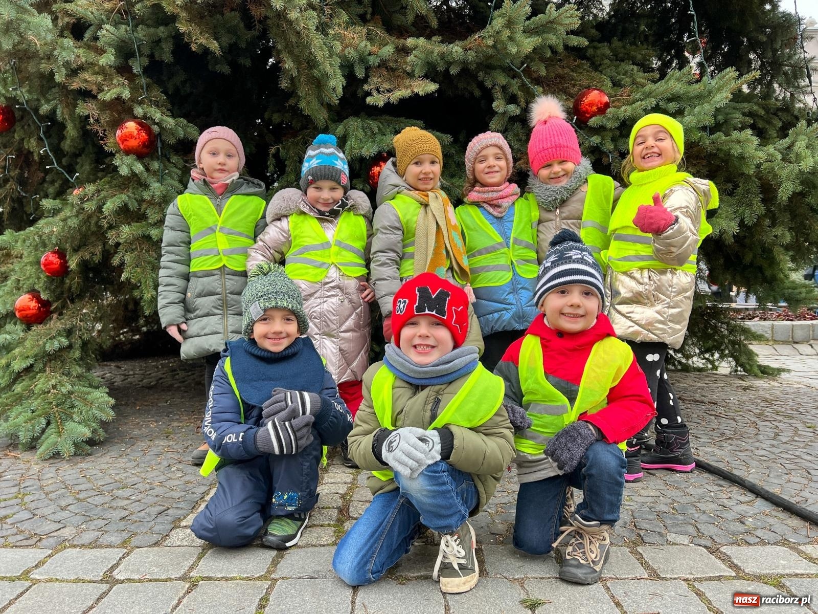 Zdjęcie w galerii na portalu naszraciborz.pl: Ruszył raciborski jarmark bożonarodzeniowy [SPACER WIDEO] wiadomości z regionu