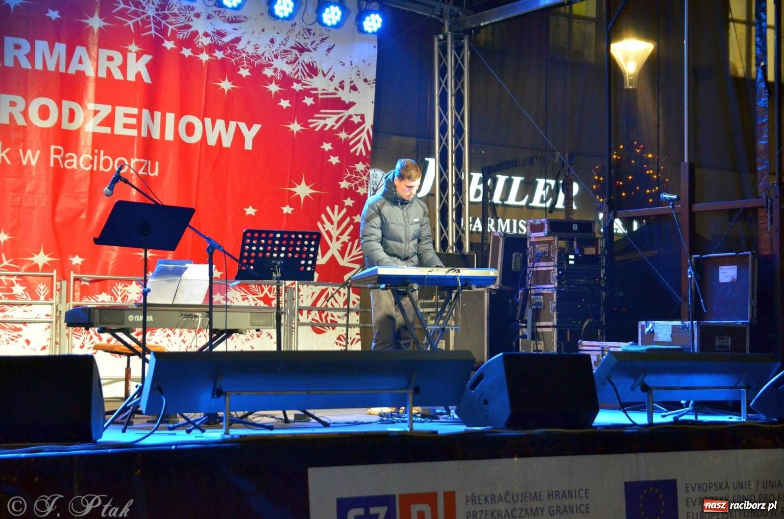 Zdjęcie w galerii na portalu naszraciborz.pl: Raciborski jarmark wieczorową porą [FOTO i WIDEO] wiadomości z regionu