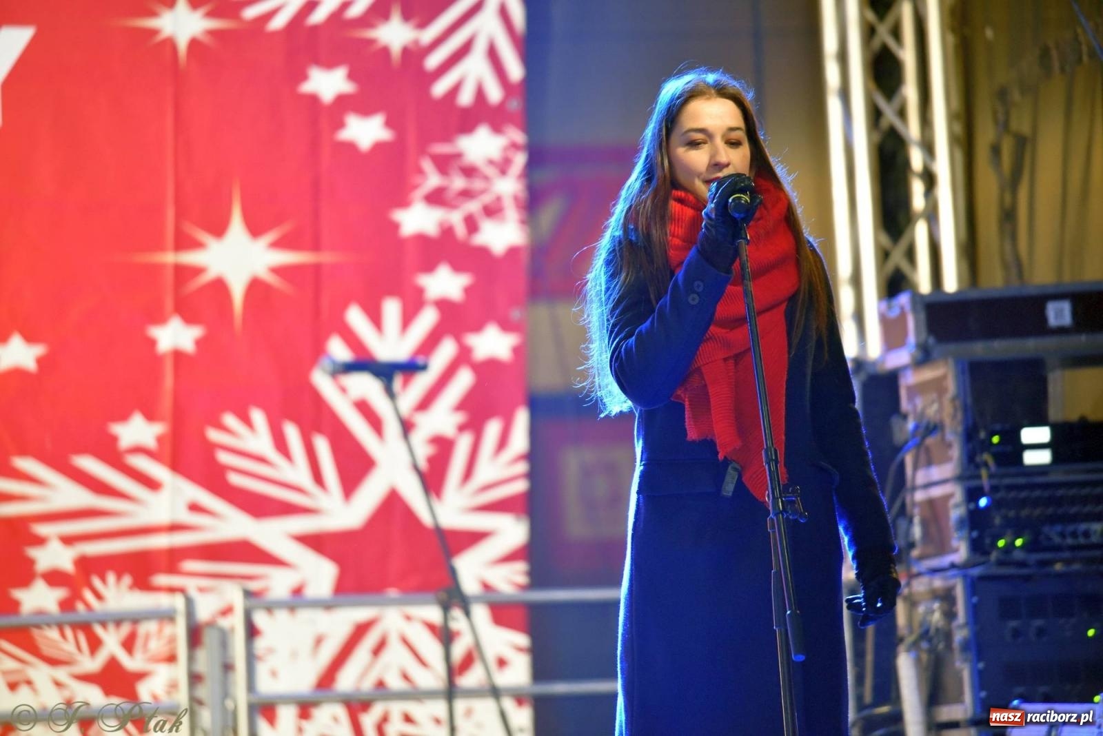 Zdjęcie w galerii na portalu naszraciborz.pl: Raciborski jarmark wieczorową porą [FOTO i WIDEO] wiadomości z regionu