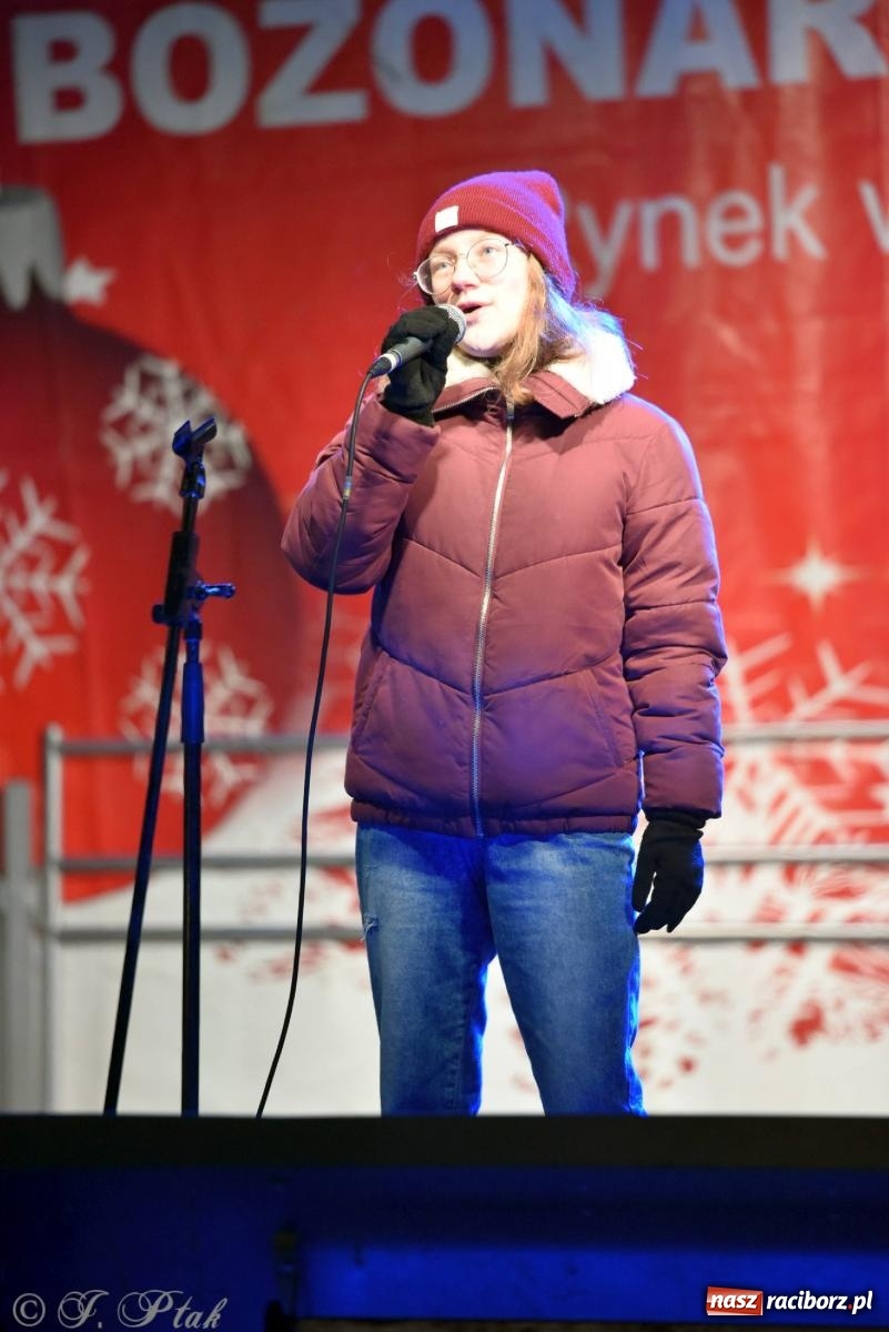 Zdjęcie w galerii na portalu naszraciborz.pl: Raciborski jarmark wieczorową porą [FOTO i WIDEO] wiadomości z regionu