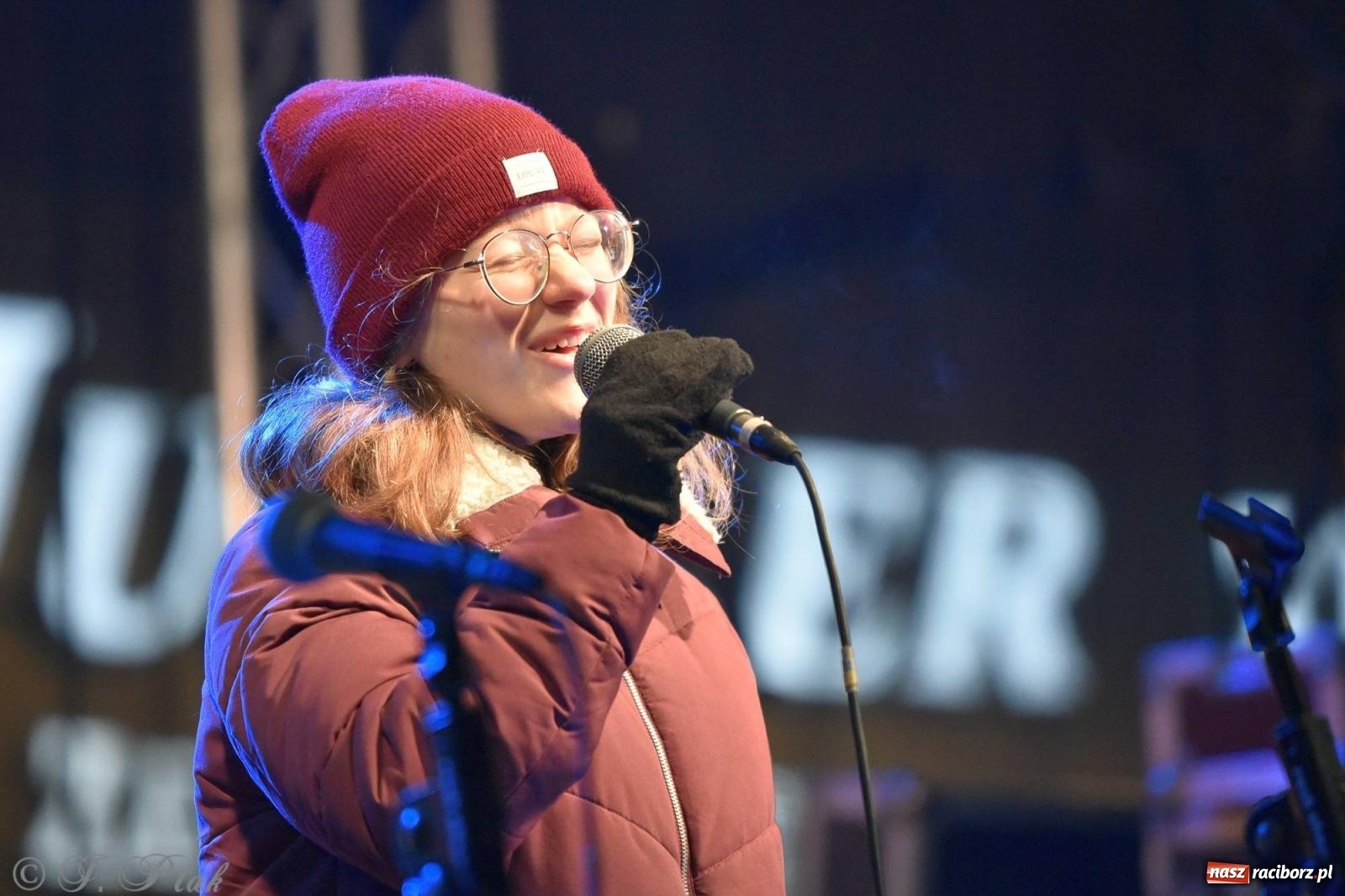 Zdjęcie w galerii na portalu naszraciborz.pl: Raciborski jarmark wieczorową porą [FOTO i WIDEO] wiadomości z regionu