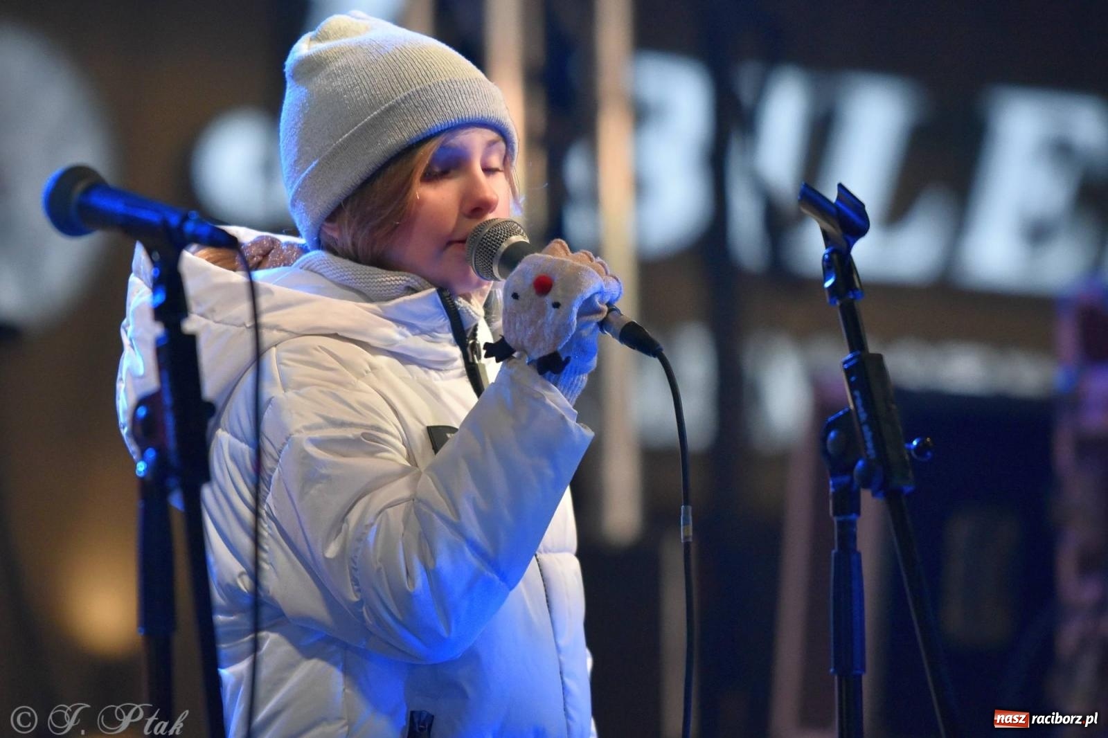 Zdjęcie w galerii na portalu naszraciborz.pl: Raciborski jarmark wieczorową porą [FOTO i WIDEO] wiadomości z regionu