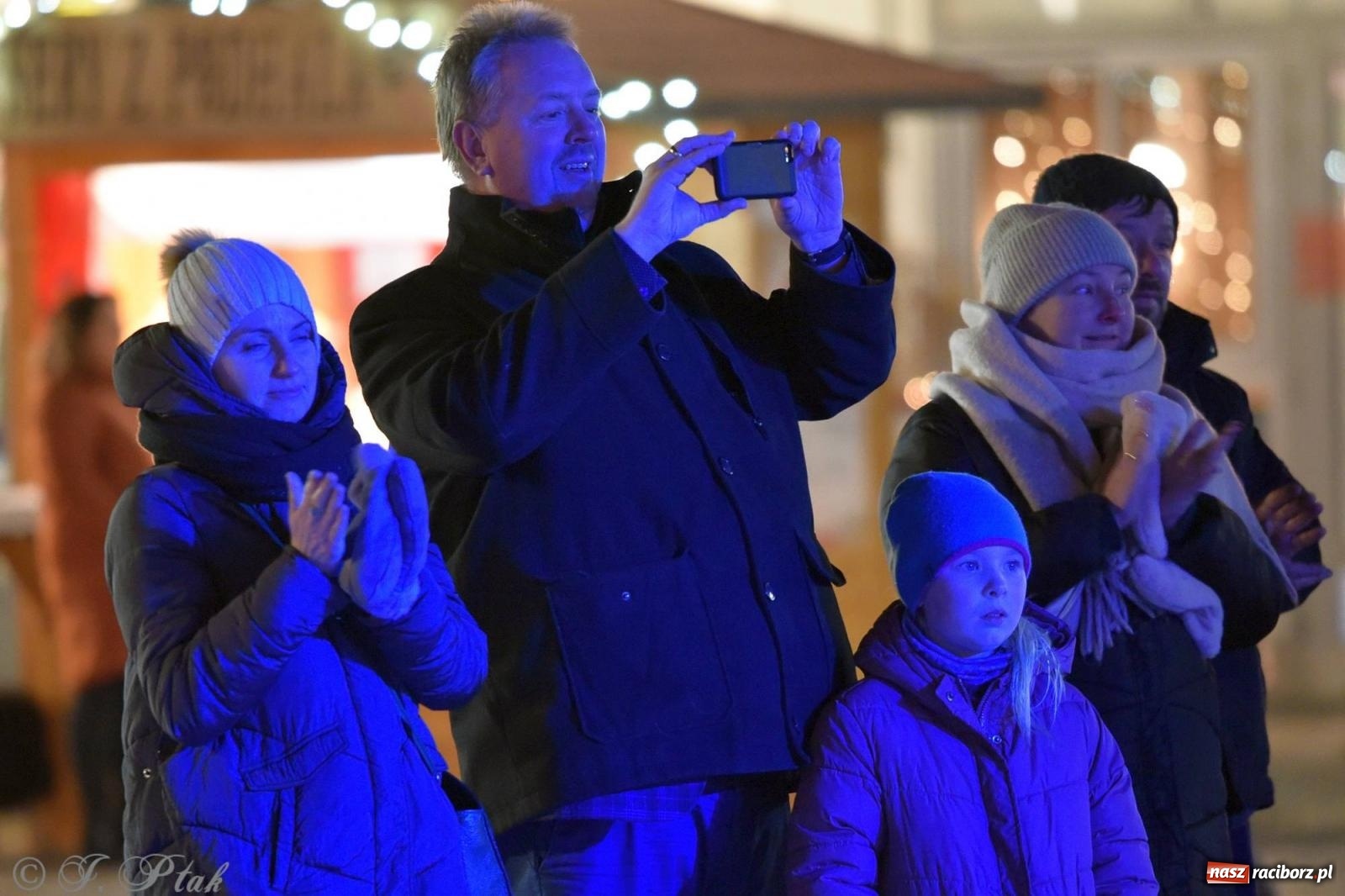 Zdjęcie w galerii na portalu naszraciborz.pl: Raciborski jarmark wieczorową porą [FOTO i WIDEO] wiadomości z regionu