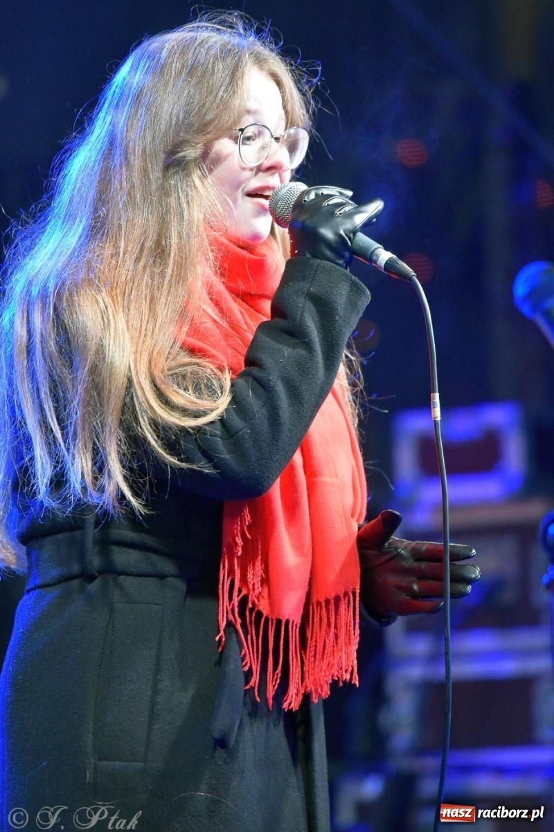 Zdjęcie w galerii na portalu naszraciborz.pl: Raciborski jarmark wieczorową porą [FOTO i WIDEO] wiadomości z regionu