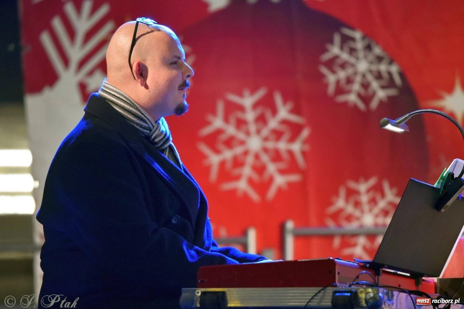 Zdjęcie w galerii na portalu naszraciborz.pl: Raciborski jarmark wieczorową porą [FOTO i WIDEO] wiadomości z regionu