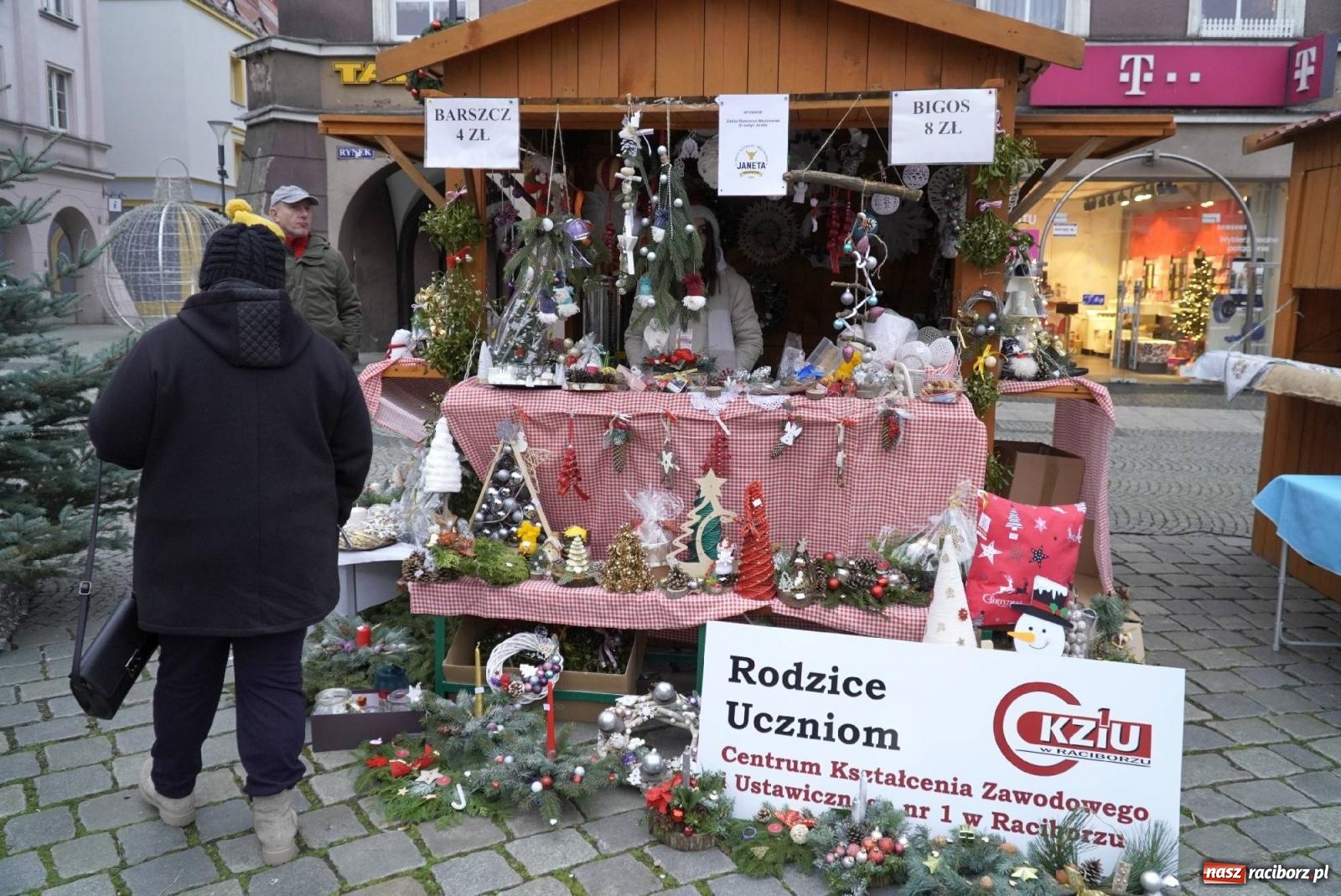 Zdjęcie w galerii na portalu naszraciborz.pl: Raciborski jarmark wieczorową porą [FOTO i WIDEO] wiadomości z regionu