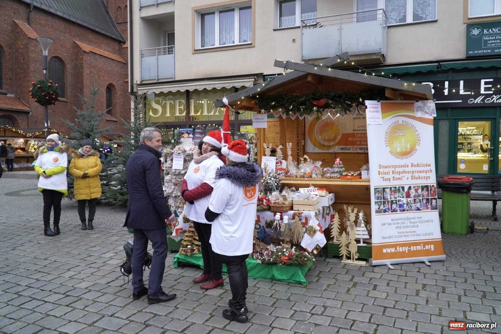 Zdjęcie w galerii na portalu naszraciborz.pl: Raciborski jarmark wieczorową porą [FOTO i WIDEO] wiadomości z regionu