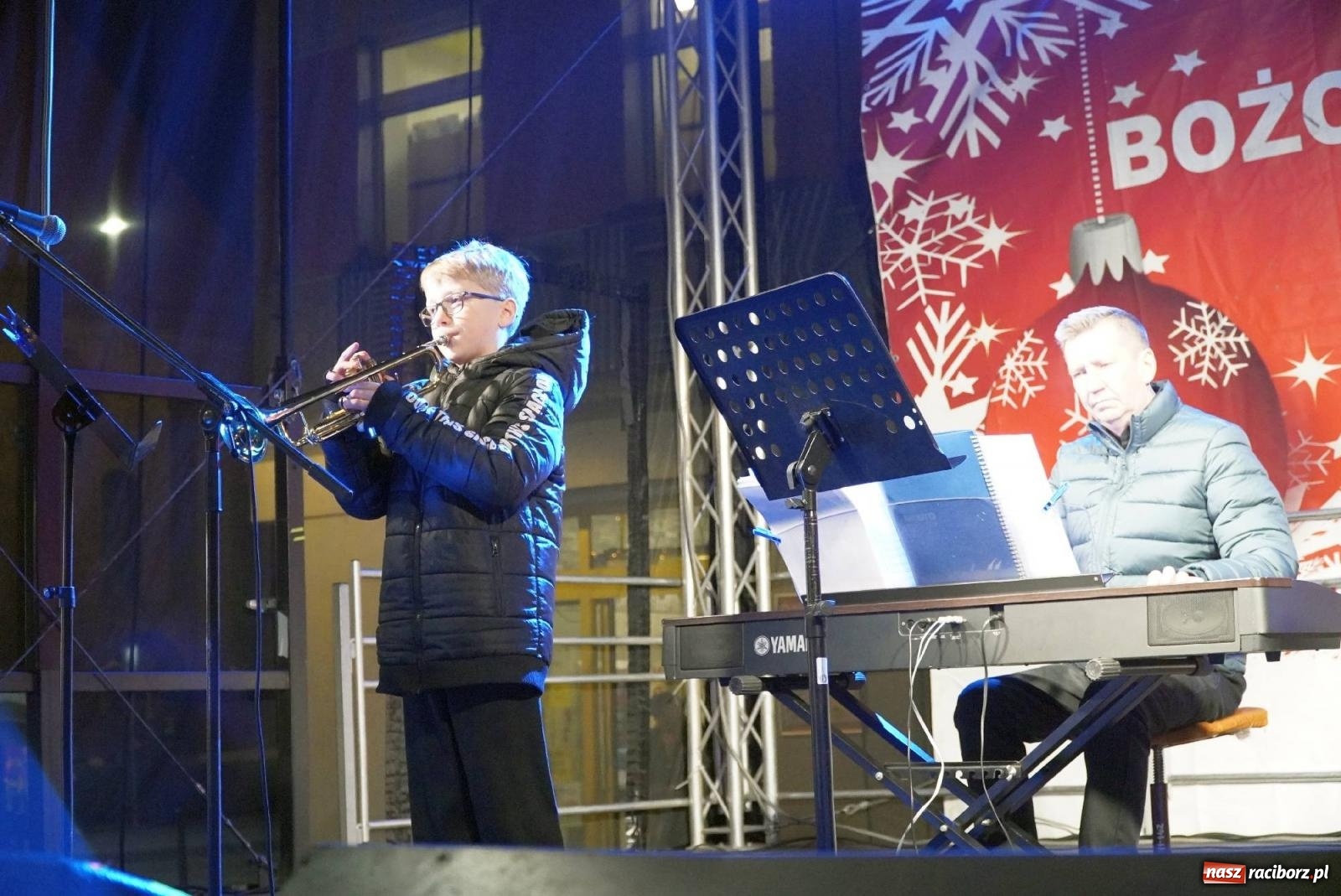 Zdjęcie w galerii na portalu naszraciborz.pl: Raciborski jarmark wieczorową porą [FOTO i WIDEO] wiadomości z regionu