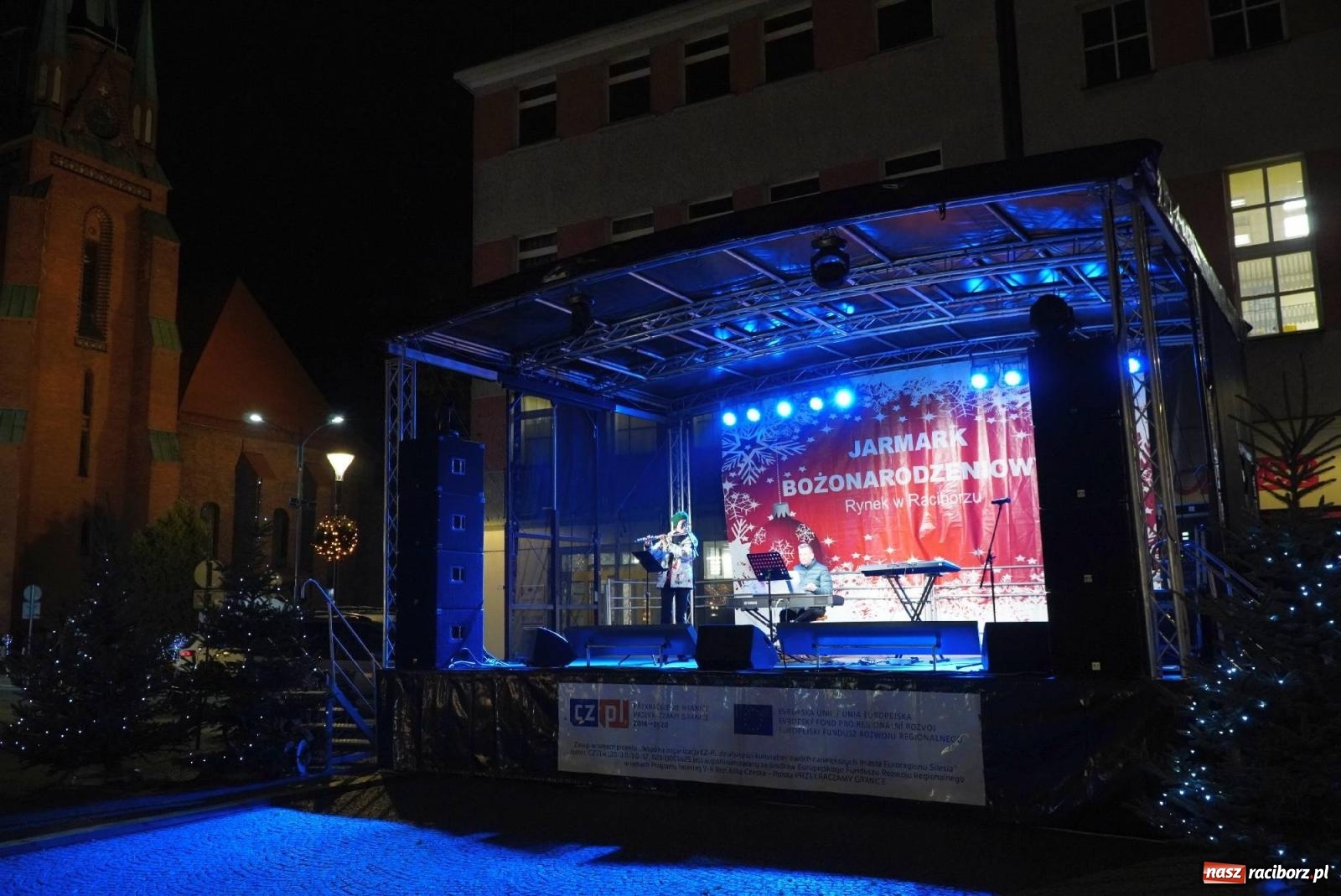 Zdjęcie w galerii na portalu naszraciborz.pl: Raciborski jarmark wieczorową porą [FOTO i WIDEO] wiadomości z regionu