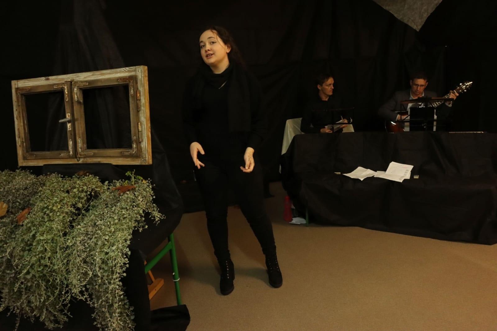 Zdjęcie w galerii na portalu naszraciborz.pl: Wieczór poezji w szkole w Krzyżanowicach wiadomości z regionu