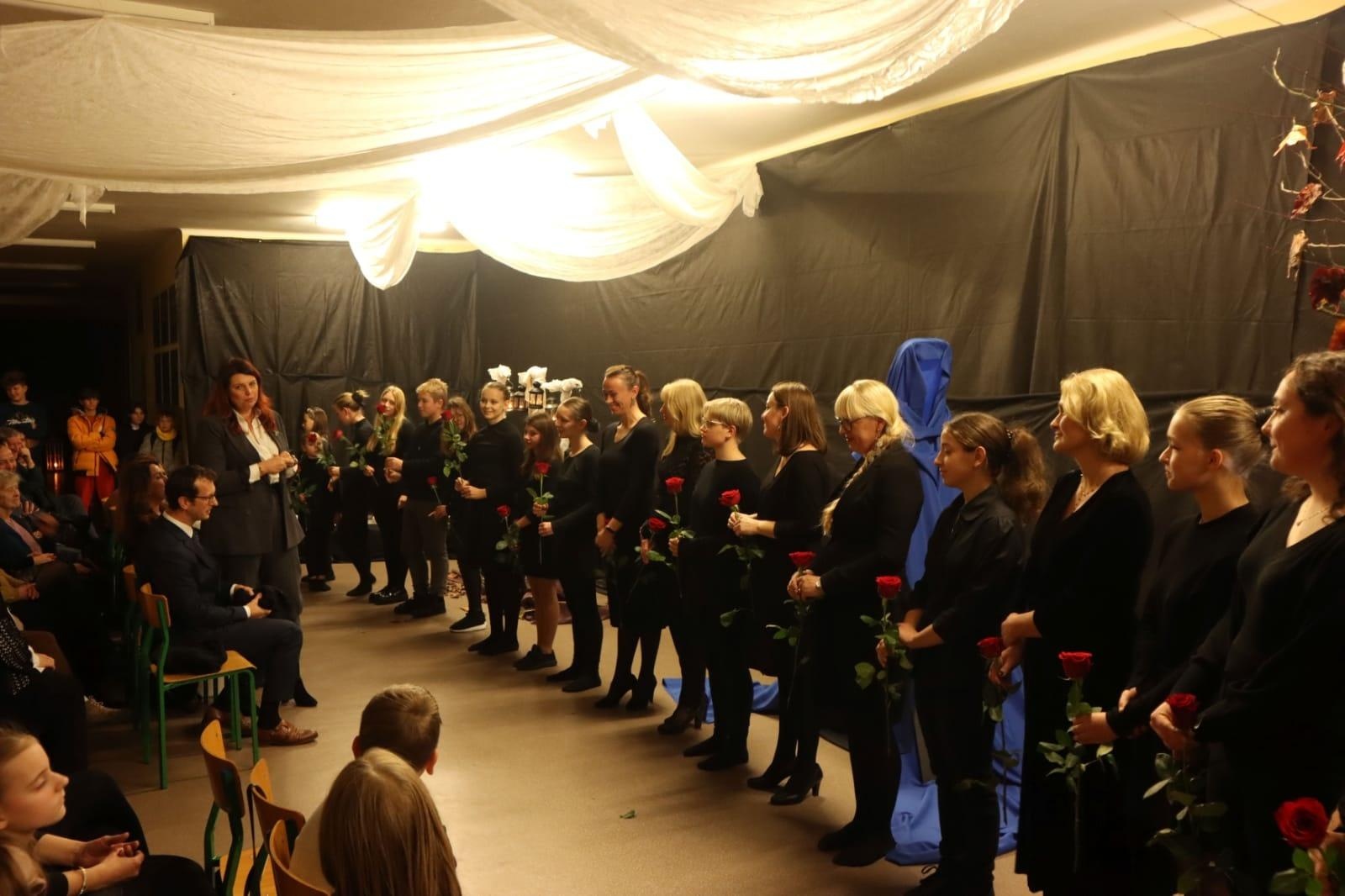 Zdjęcie w galerii na portalu naszraciborz.pl: Wieczór poezji w szkole w Krzyżanowicach wiadomości z regionu