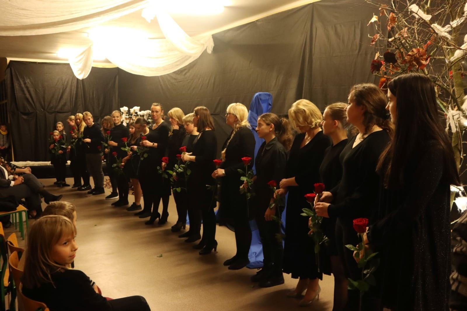 Zdjęcie w galerii na portalu naszraciborz.pl: Wieczór poezji w szkole w Krzyżanowicach wiadomości z regionu