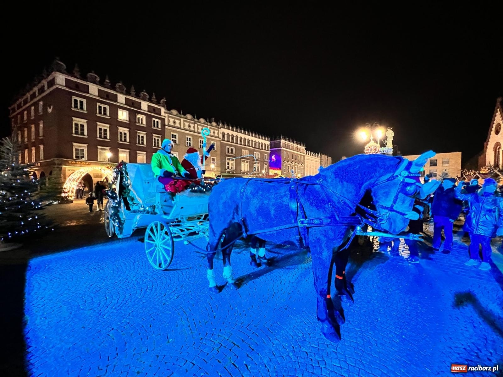 Zdjęcie w galerii na portalu naszraciborz.pl: Moczka od Jabłonek, karoca i rozświetlona choinka wiadomości z regionu