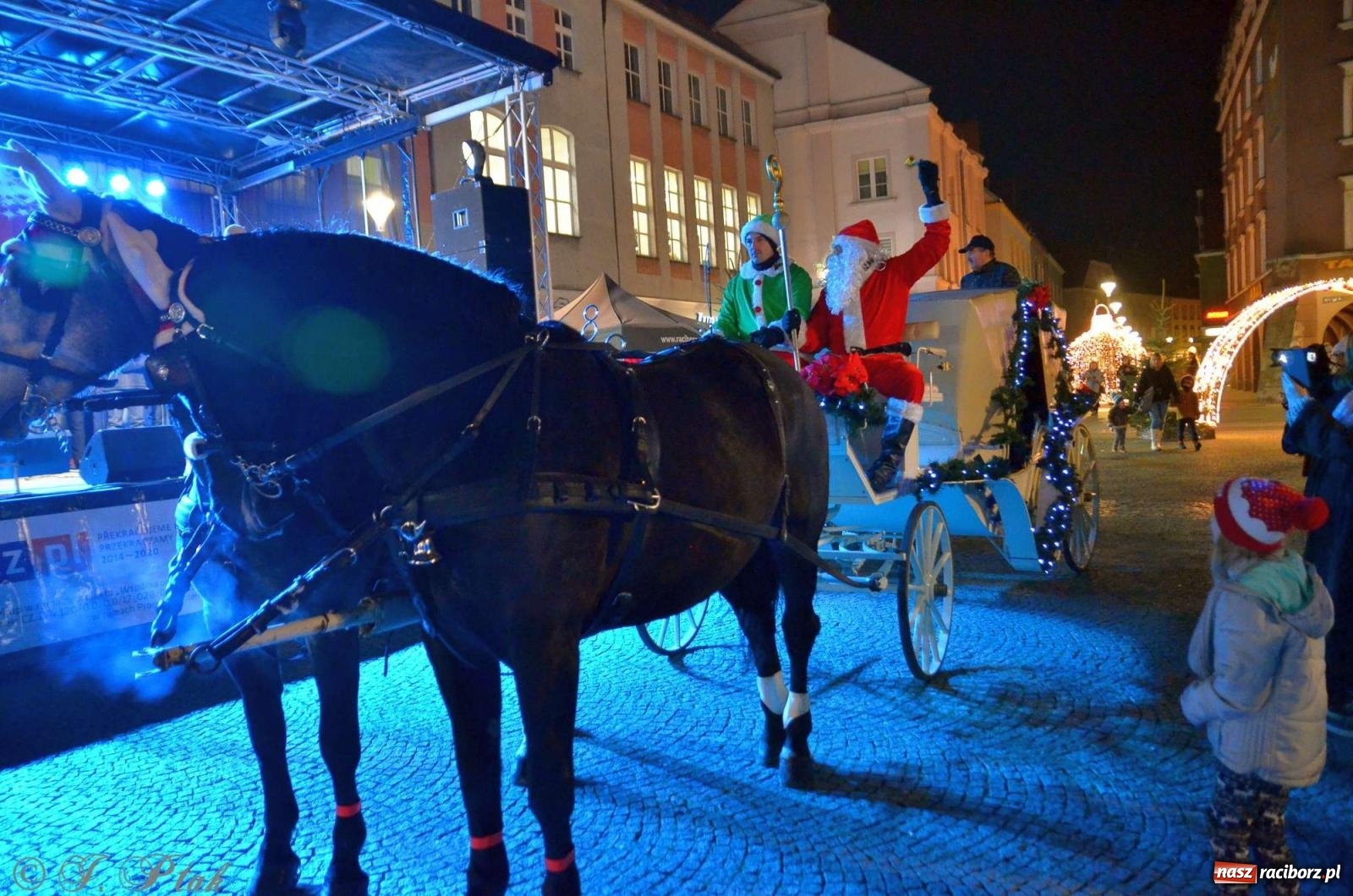 Zdjęcie w galerii na portalu naszraciborz.pl: Moczka od Jabłonek, karoca i rozświetlona choinka wiadomości z regionu