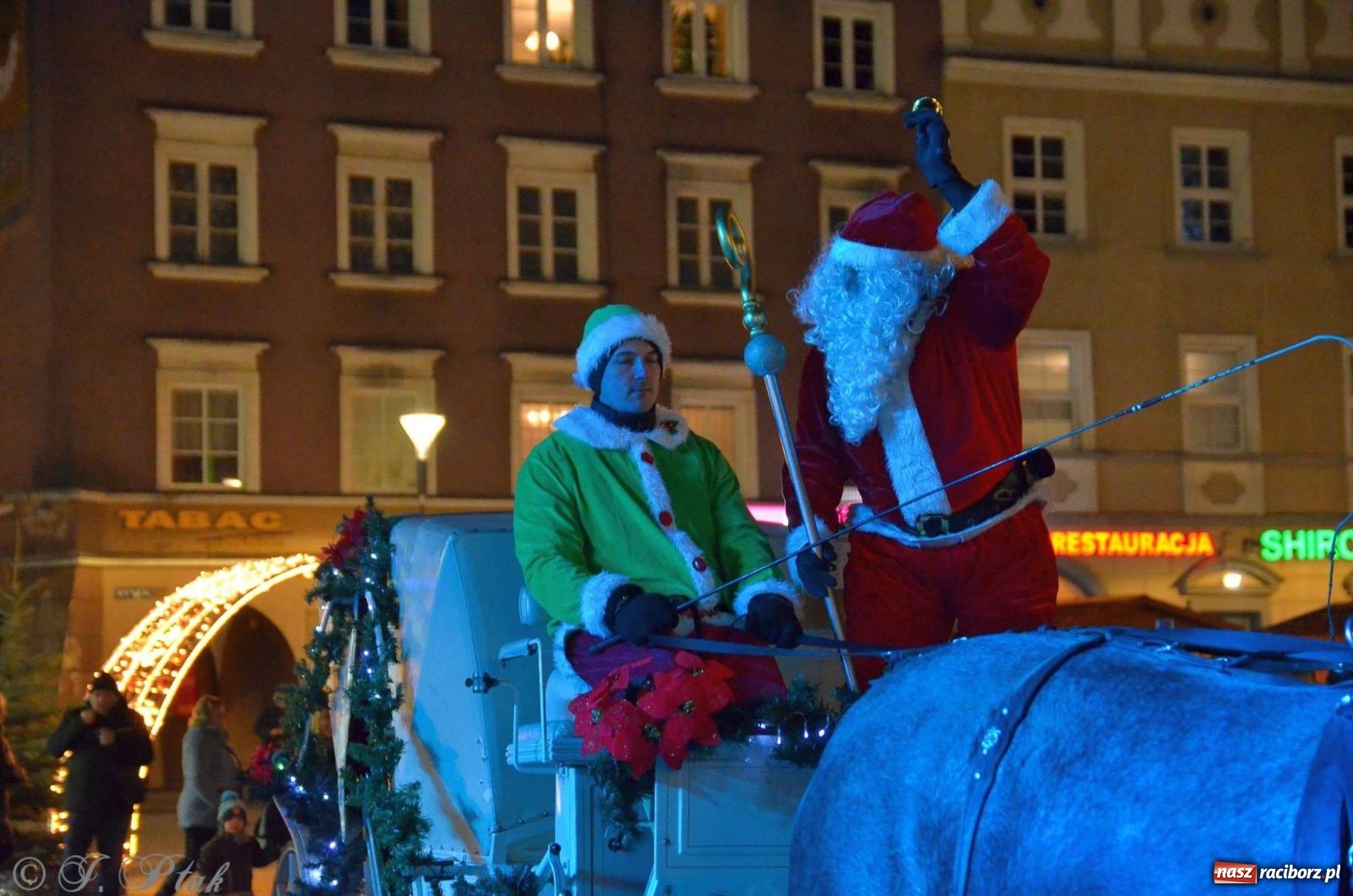 Zdjęcie w galerii na portalu naszraciborz.pl: Moczka od Jabłonek, karoca i rozświetlona choinka wiadomości z regionu