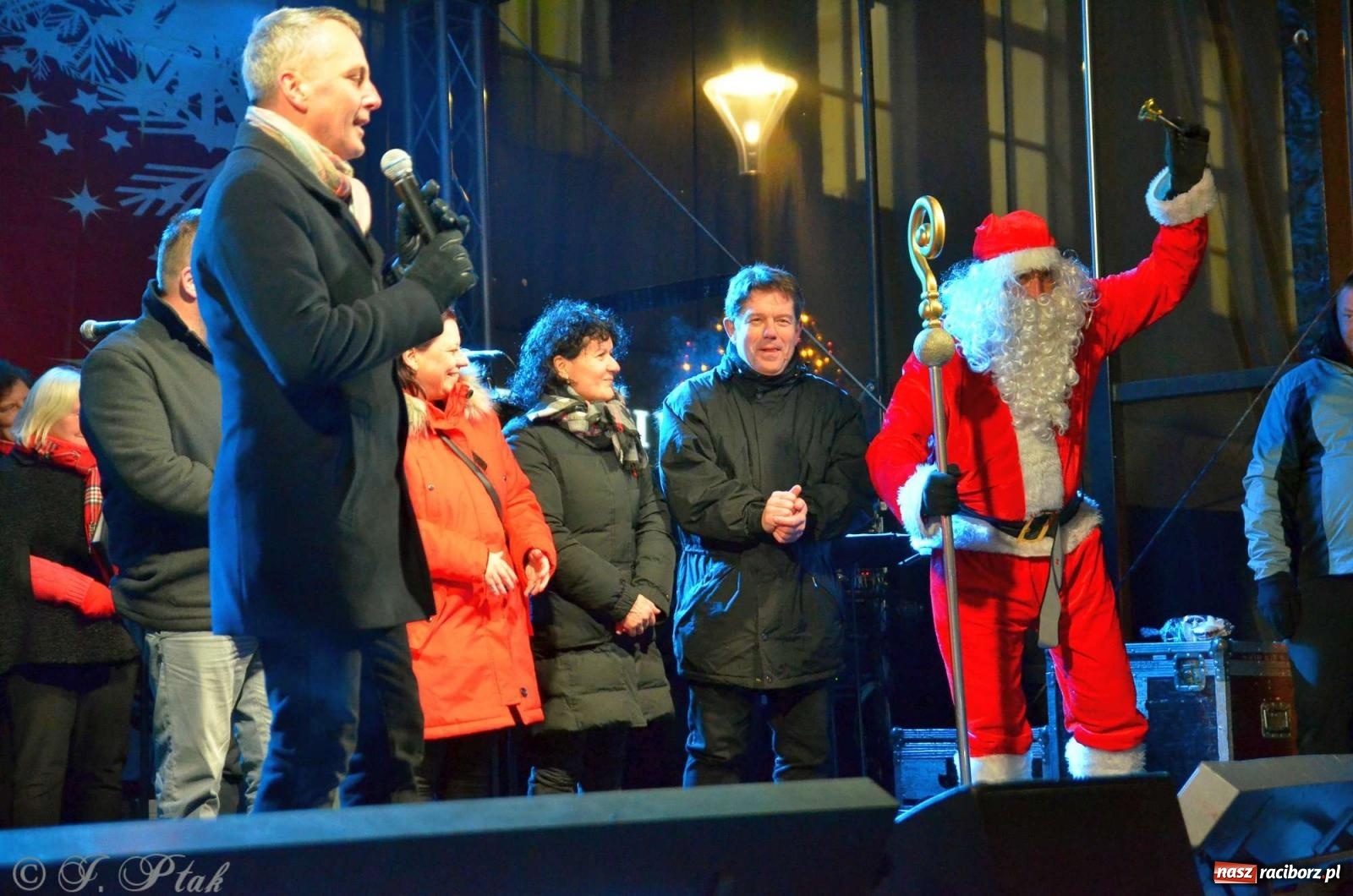 Zdjęcie w galerii na portalu naszraciborz.pl: Moczka od Jabłonek, karoca i rozświetlona choinka wiadomości z regionu