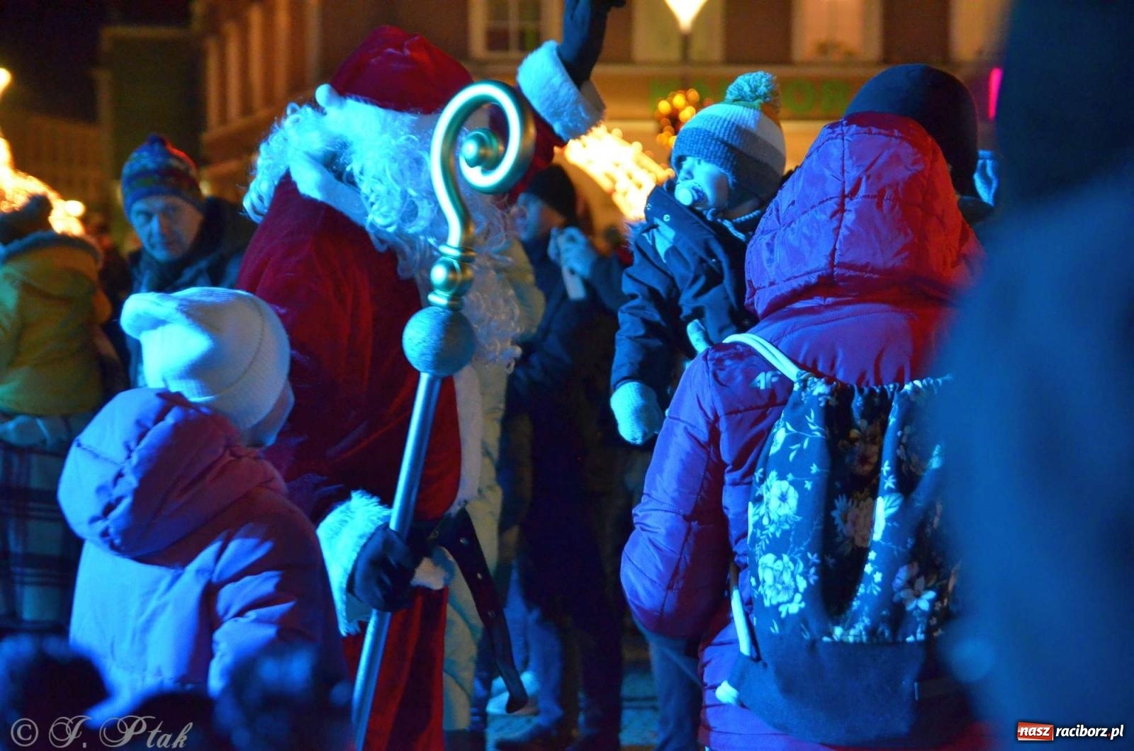 Zdjęcie w galerii na portalu naszraciborz.pl: Moczka od Jabłonek, karoca i rozświetlona choinka wiadomości z regionu