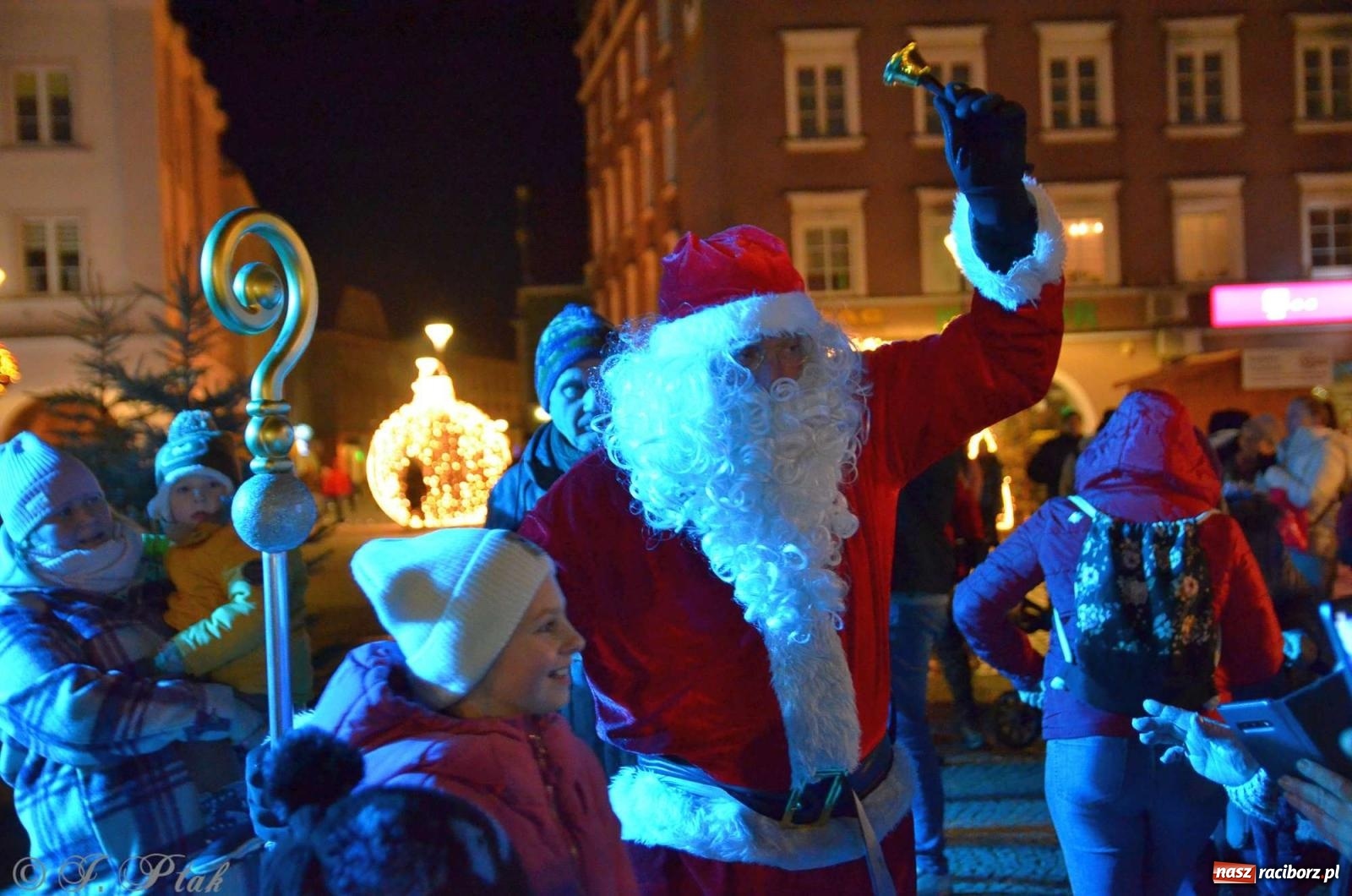 Zdjęcie w galerii na portalu naszraciborz.pl: Moczka od Jabłonek, karoca i rozświetlona choinka wiadomości z regionu