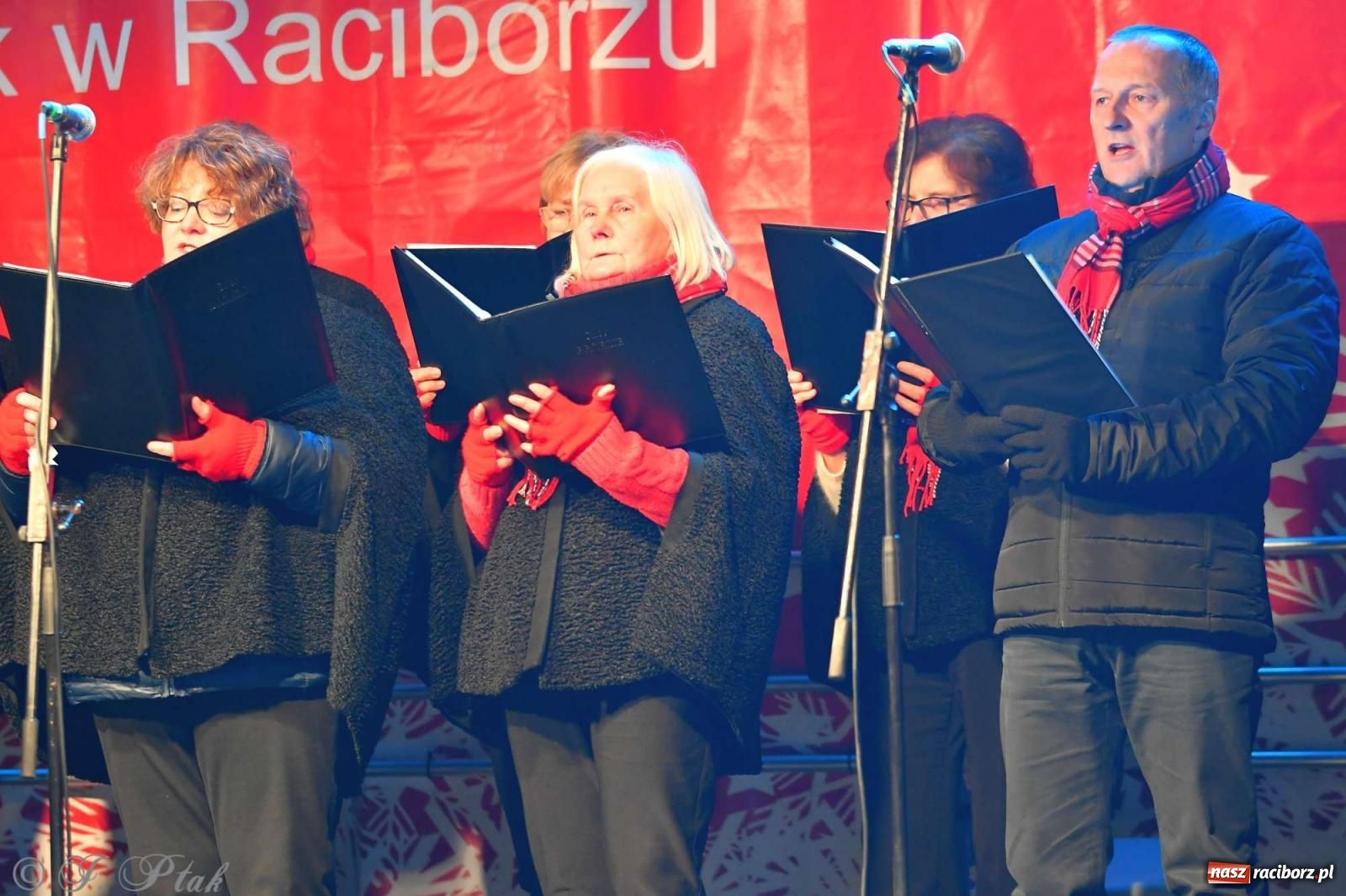 Zdjęcie w galerii na portalu naszraciborz.pl: Moczka od Jabłonek, karoca i rozświetlona choinka wiadomości z regionu