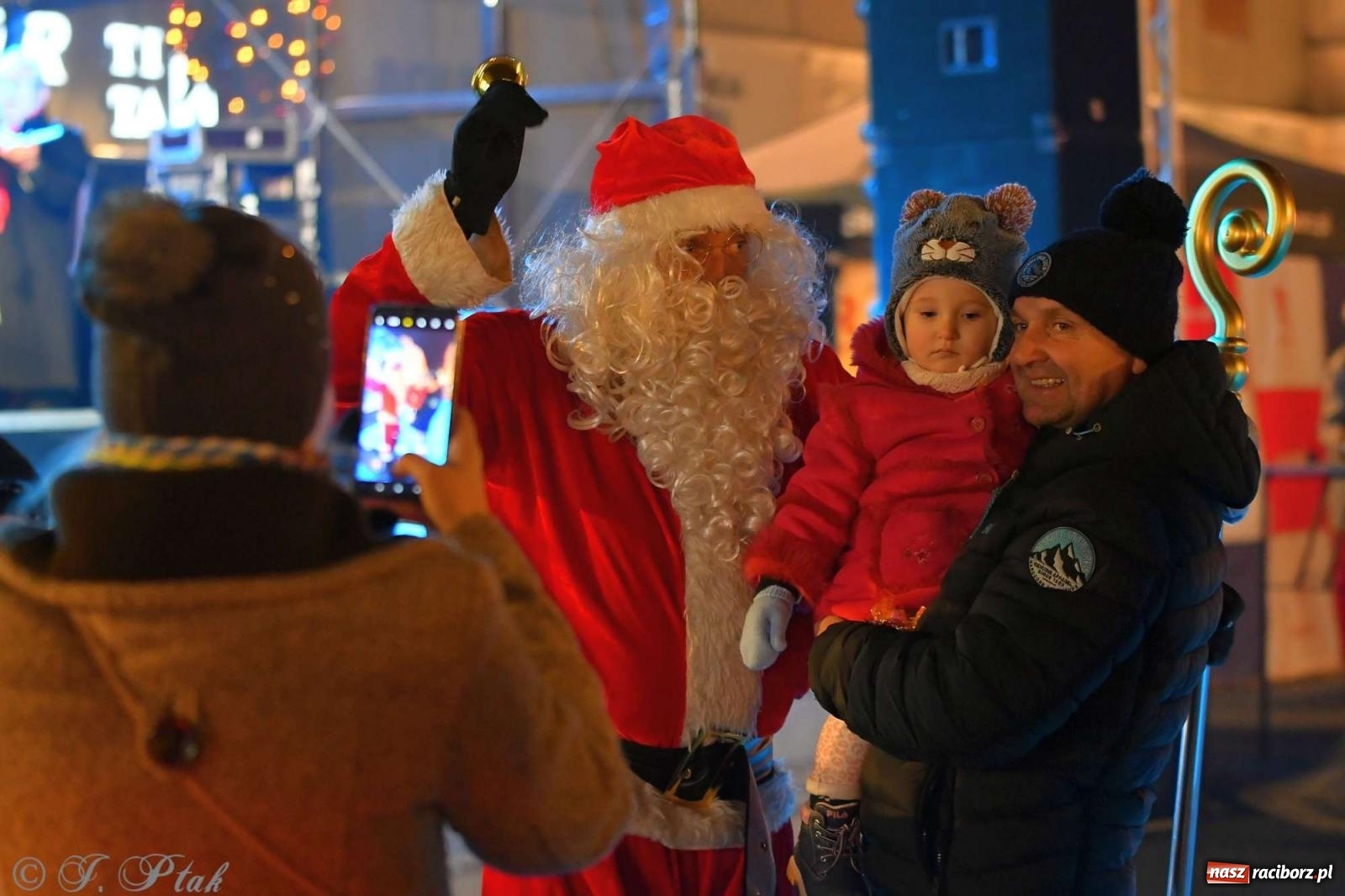 Zdjęcie w galerii na portalu naszraciborz.pl: Moczka od Jabłonek, karoca i rozświetlona choinka wiadomości z regionu