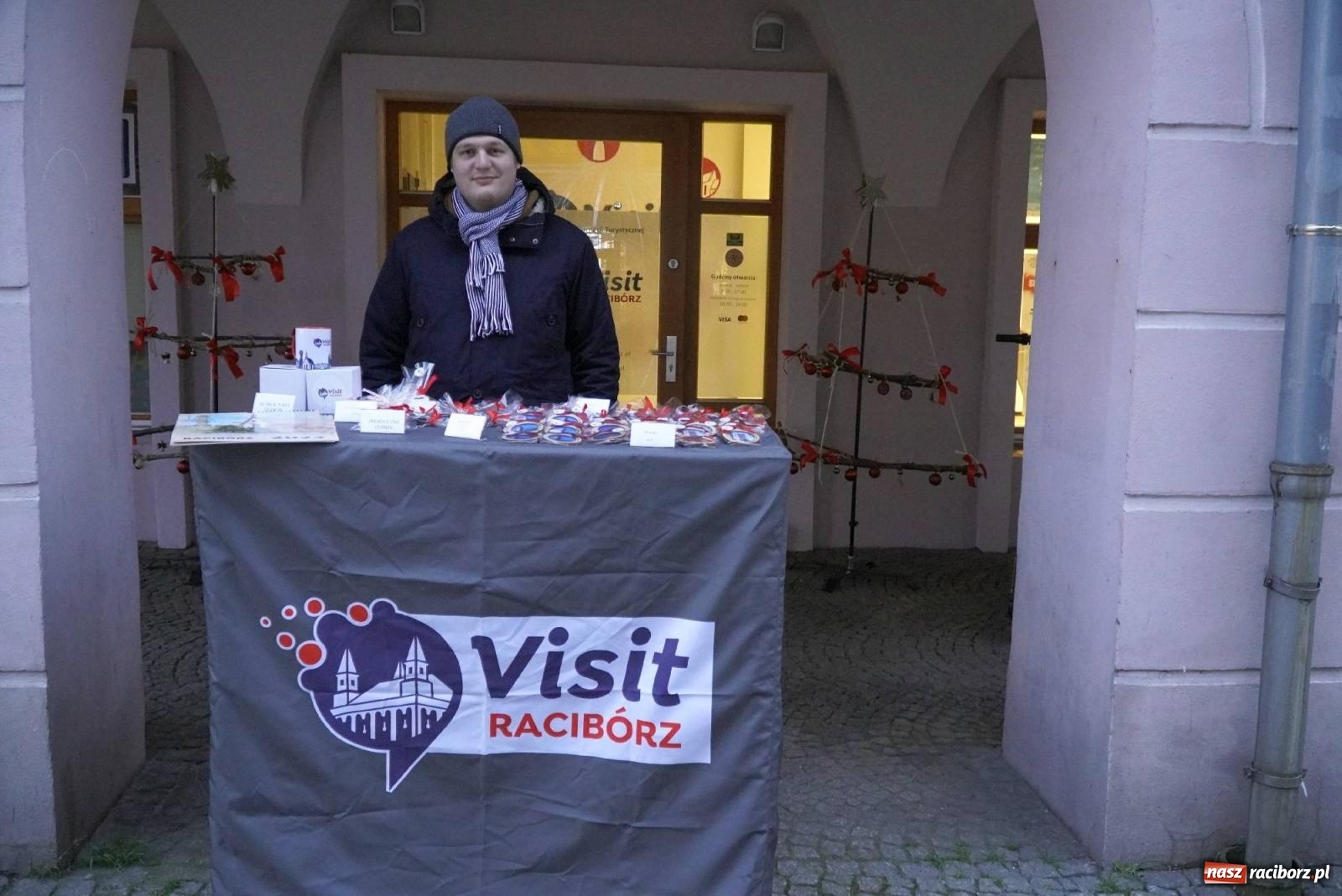 Zdjęcie w galerii na portalu naszraciborz.pl: Moczka od Jabłonek, karoca i rozświetlona choinka wiadomości z regionu