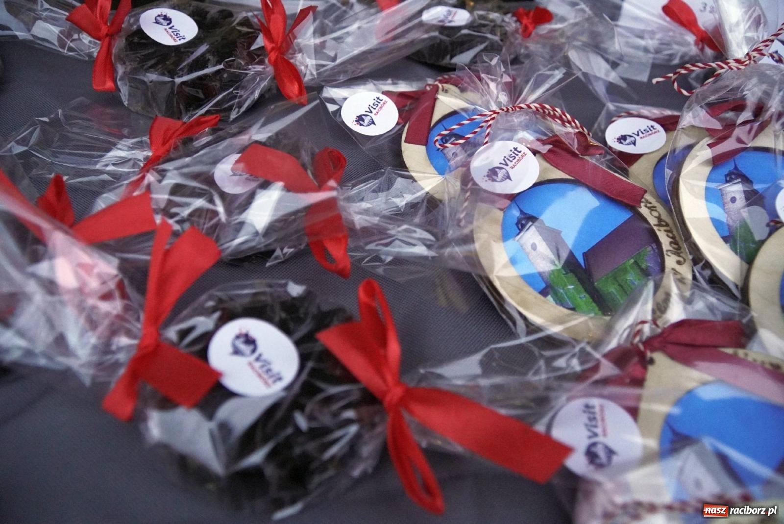 Zdjęcie w galerii na portalu naszraciborz.pl: Moczka od Jabłonek, karoca i rozświetlona choinka wiadomości z regionu