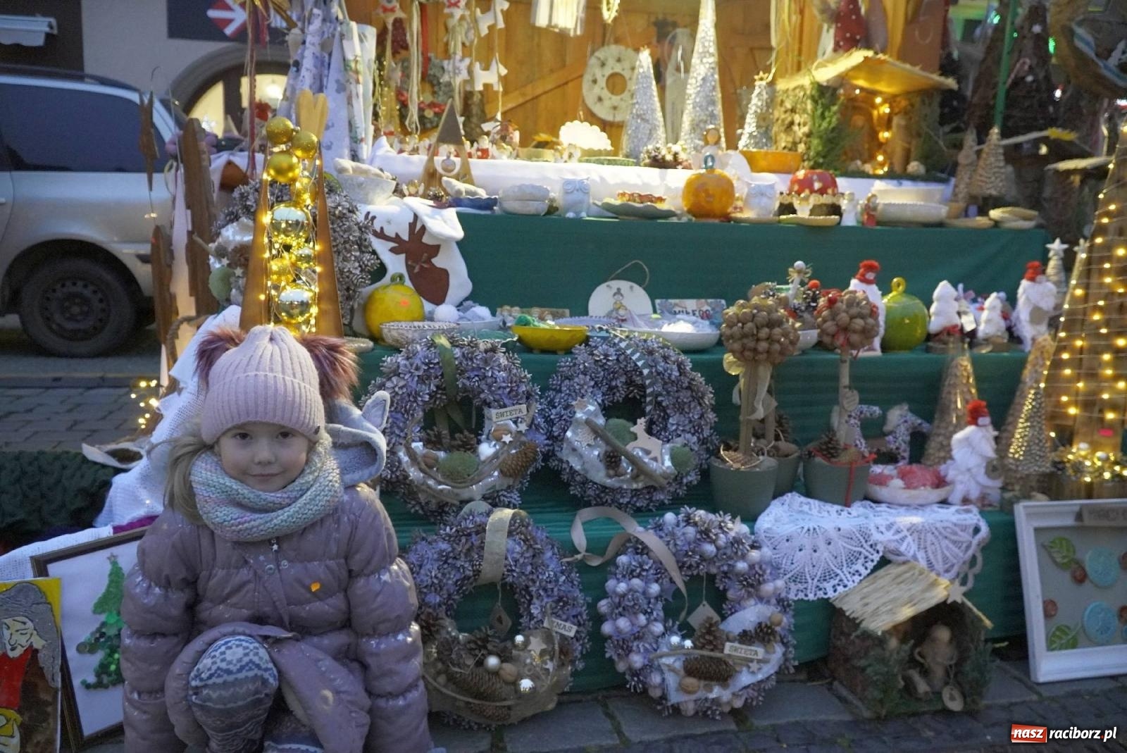 Zdjęcie w galerii na portalu naszraciborz.pl: Moczka od Jabłonek, karoca i rozświetlona choinka wiadomości z regionu