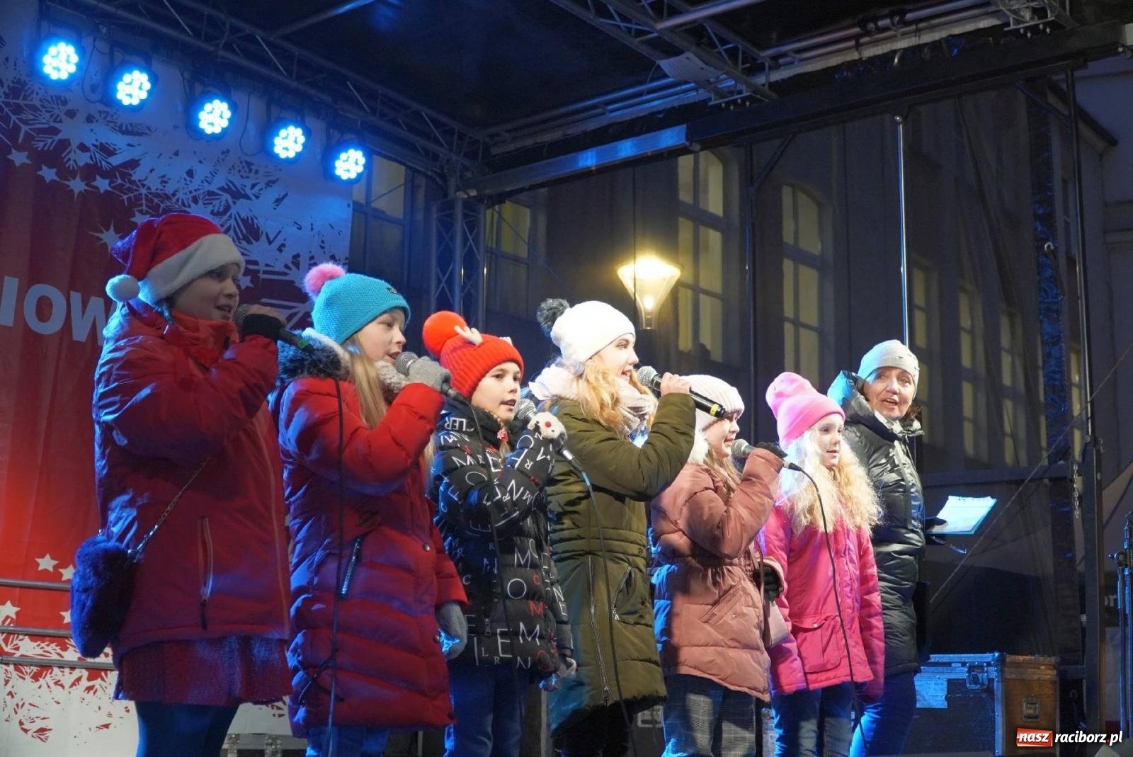 Zdjęcie w galerii na portalu naszraciborz.pl: Moczka od Jabłonek, karoca i rozświetlona choinka wiadomości z regionu