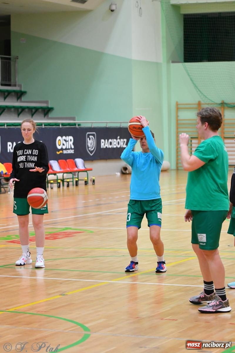 Zdjęcie w galerii na portalu naszraciborz.pl: Koszykówka. Zdecydowała druga kwarta [FOTO] wiadomości z regionu