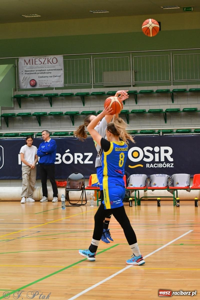 Zdjęcie w galerii na portalu naszraciborz.pl: Koszykówka. Zdecydowała druga kwarta [FOTO] wiadomości z regionu