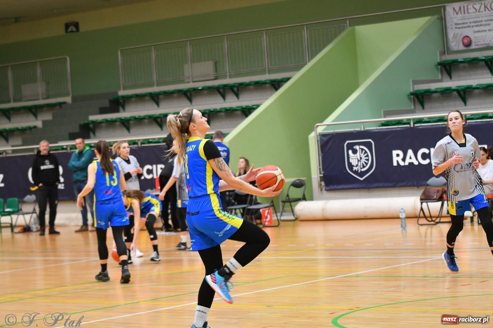 Zdjęcie w galerii na portalu naszraciborz.pl: Koszykówka. Zdecydowała druga kwarta [FOTO] wiadomości z regionu