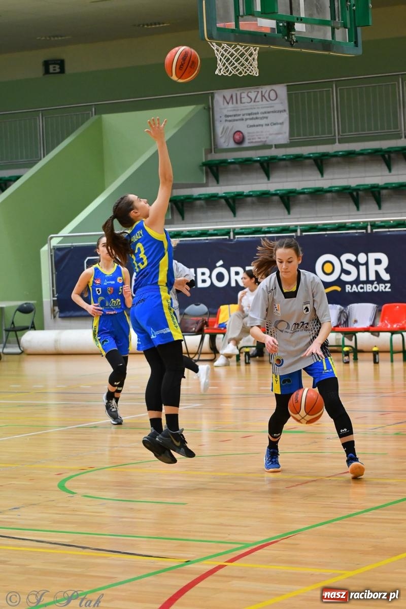 Zdjęcie w galerii na portalu naszraciborz.pl: Koszykówka. Zdecydowała druga kwarta [FOTO] wiadomości z regionu