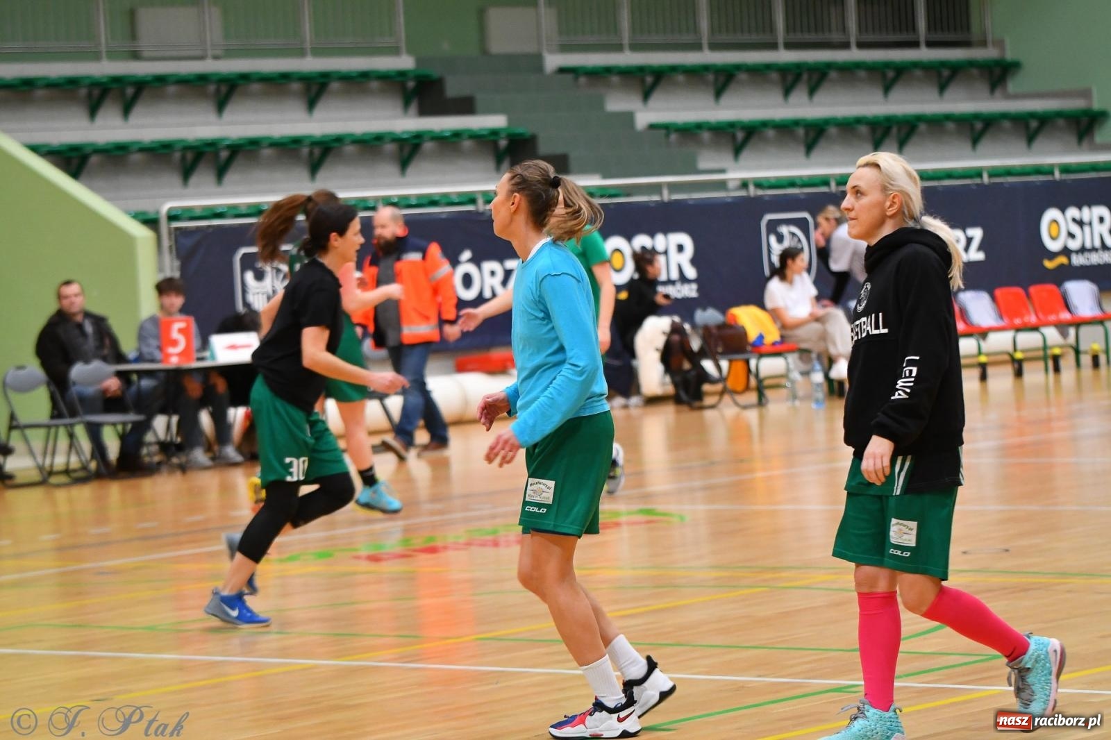 Zdjęcie w galerii na portalu naszraciborz.pl: Koszykówka. Zdecydowała druga kwarta [FOTO] wiadomości z regionu