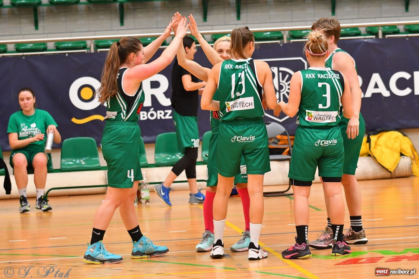 Zdjęcie w galerii na portalu naszraciborz.pl: Koszykówka. Zdecydowała druga kwarta [FOTO] wiadomości z regionu