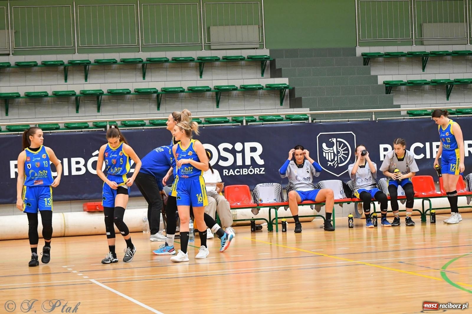 Zdjęcie w galerii na portalu naszraciborz.pl: Koszykówka. Zdecydowała druga kwarta [FOTO] wiadomości z regionu