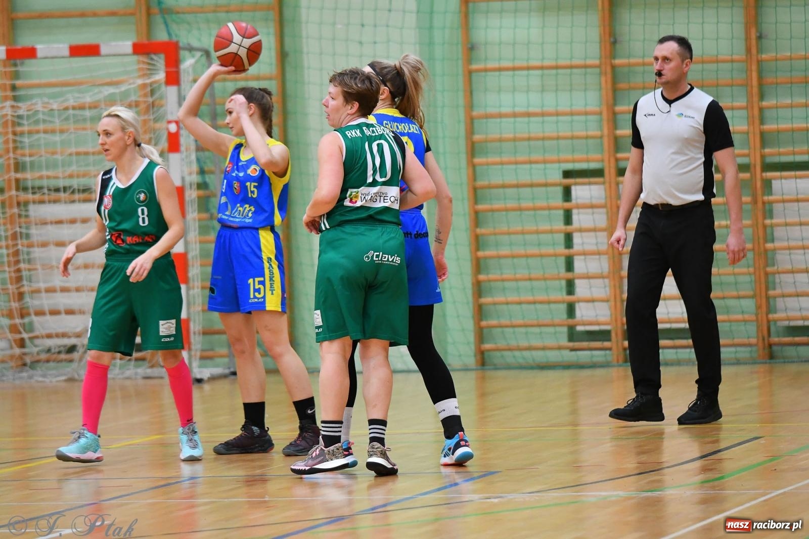 Zdjęcie w galerii na portalu naszraciborz.pl: Koszykówka. Zdecydowała druga kwarta [FOTO] wiadomości z regionu