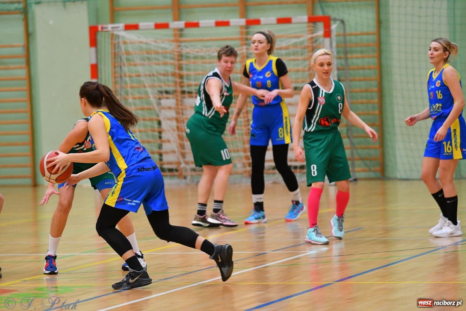 Zdjęcie w galerii na portalu naszraciborz.pl: Koszykówka. Zdecydowała druga kwarta [FOTO] wiadomości z regionu