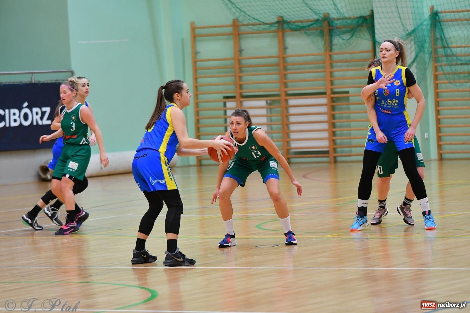 Zdjęcie w galerii na portalu naszraciborz.pl: Koszykówka. Zdecydowała druga kwarta [FOTO] wiadomości z regionu